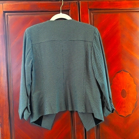 NEW Women's polkadot blazer - Picture 6 of 8